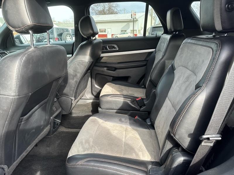 Ford Explorer 4dr 114" WB 4.0L Limited 2017
