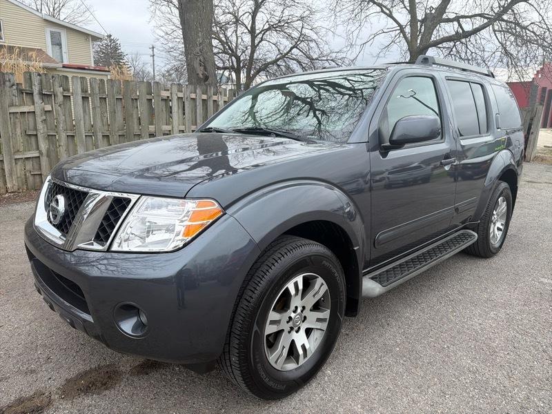 2010 Nissan Pathfinder LE 4WD