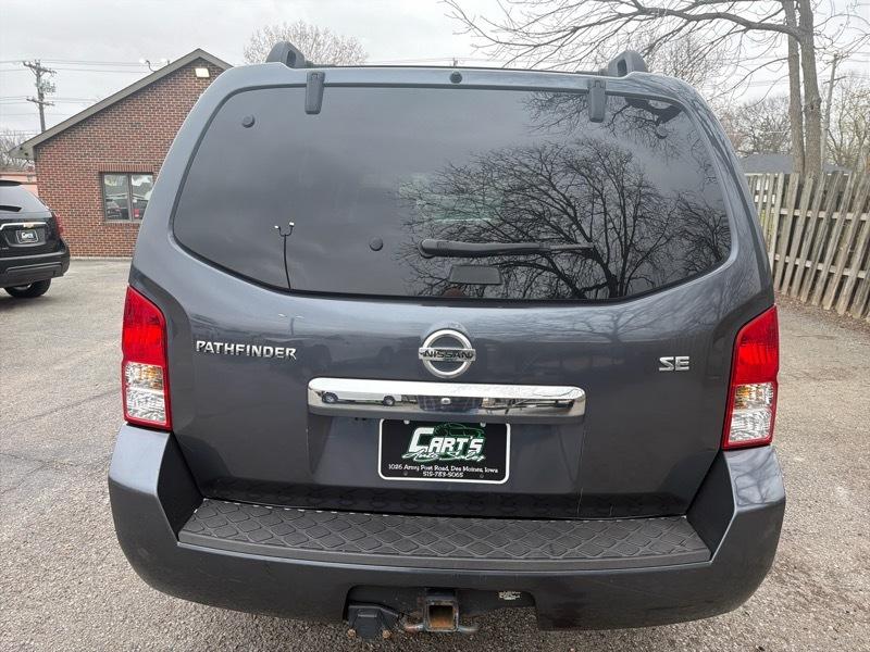 Nissan Pathfinder LE 4WD 2010