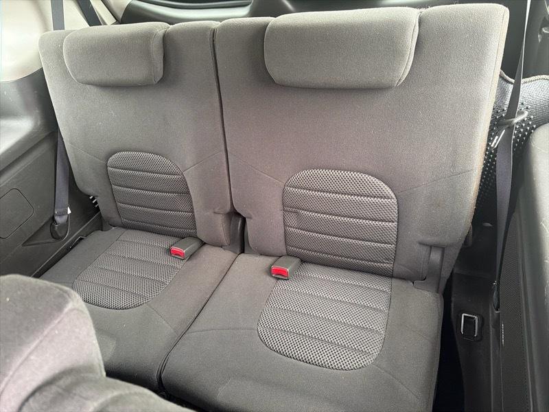 Nissan Pathfinder LE 4WD 2010