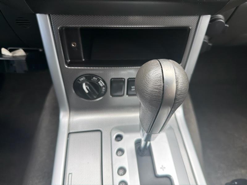 Nissan Pathfinder LE 4WD 2010