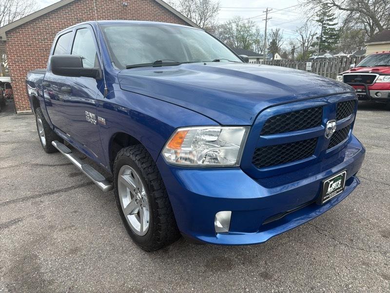 RAM 1500 4WD Crew Cab 140.5" Sport 2014