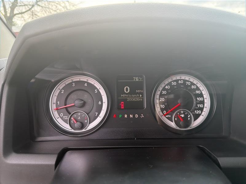 RAM 1500 4WD Crew Cab 140.5" Sport 2014