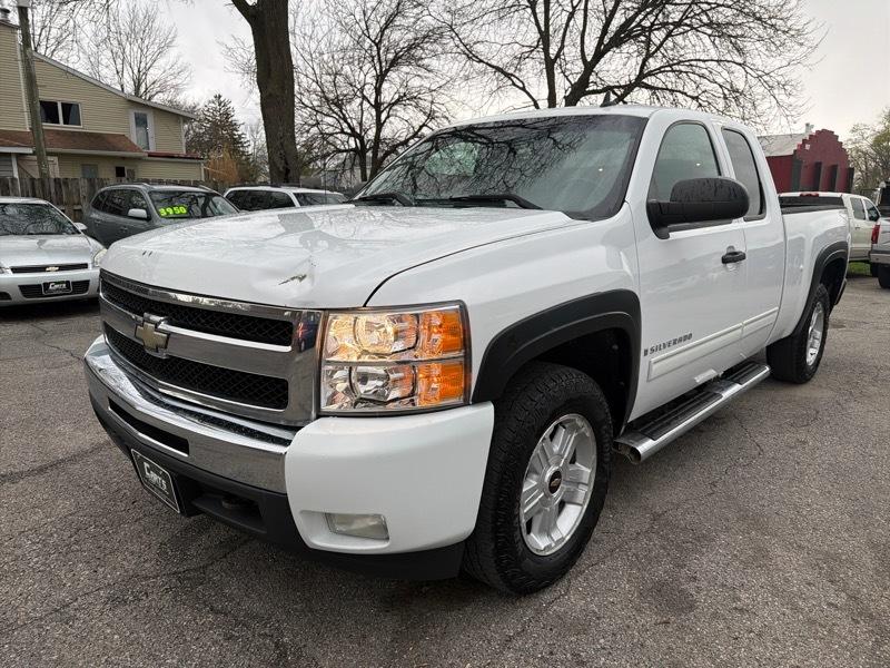 2009 Chevrolet Silverado 1500 4dr Ext Cab 143.5" WB 4WD LS