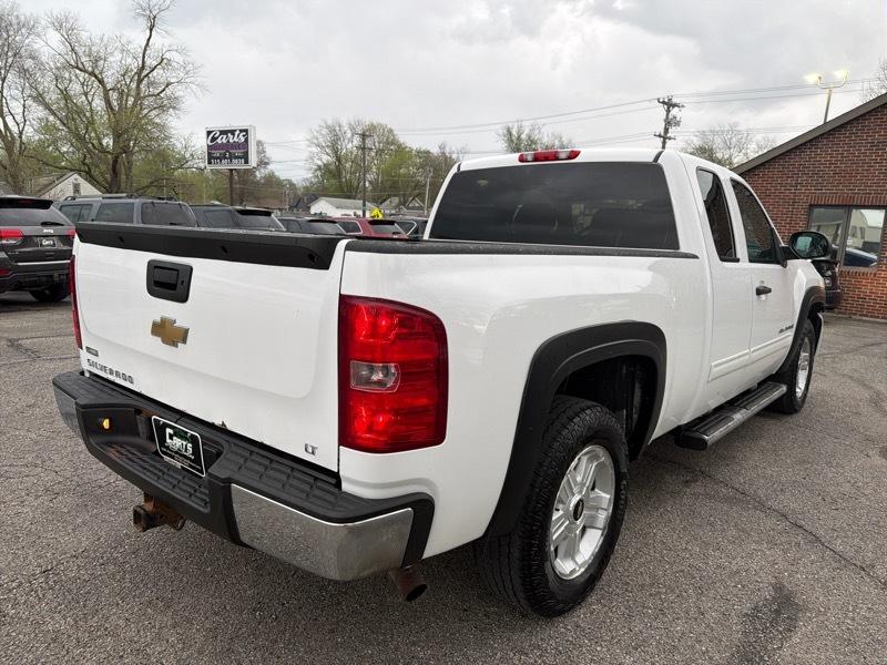 Chevrolet Silverado 1500 4dr Ext Cab 143.5" WB 4WD LS 2009