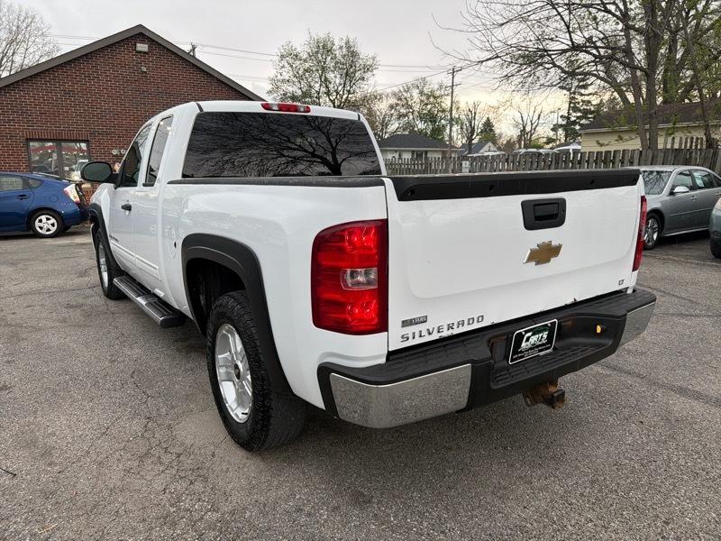Chevrolet Silverado 1500 4dr Ext Cab 143.5" WB 4WD LS 2009