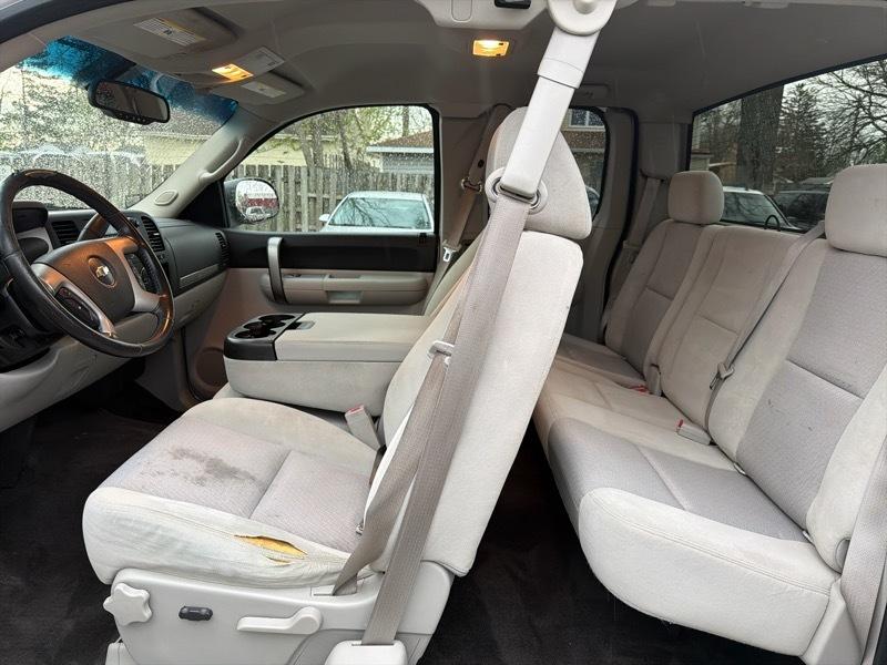 Chevrolet Silverado 1500 4dr Ext Cab 143.5" WB 4WD LS 2009