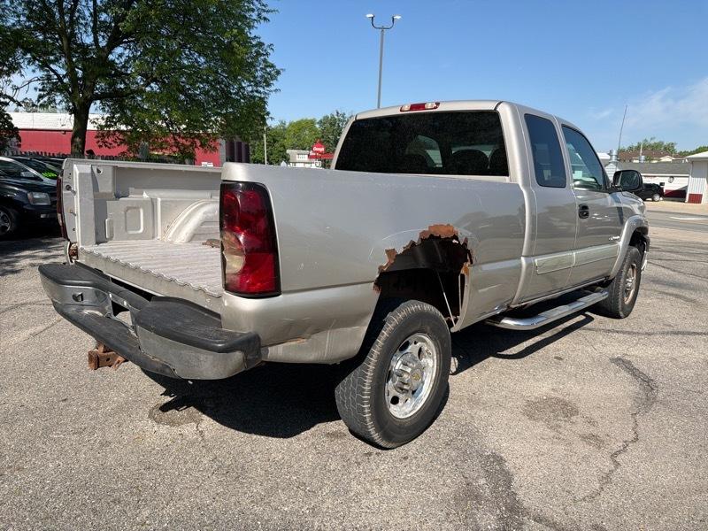 Chevrolet Silverado 2500HD 4WD Double Cab 149" LT 2004