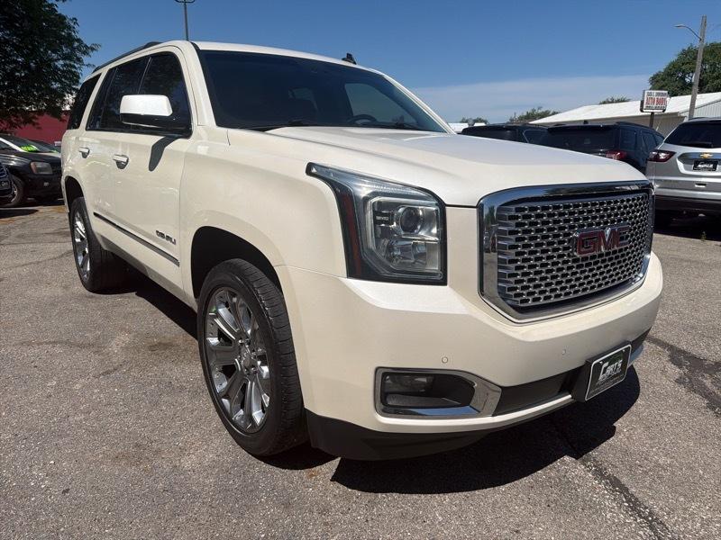 GMC Yukon Denali 4WD 2015