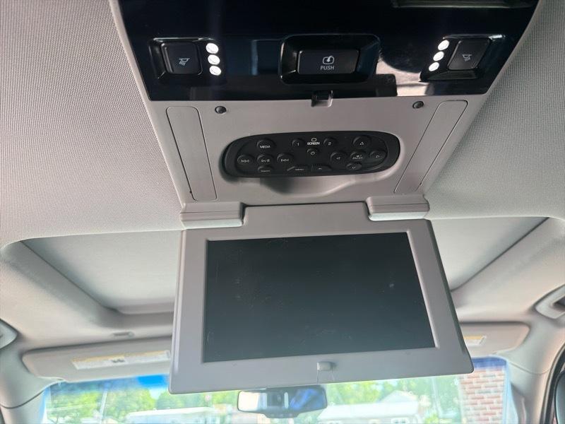GMC Yukon Denali 4WD 2015