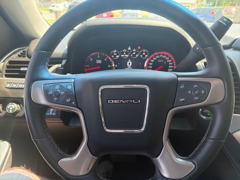 GMC Yukon Denali 4WD 2015