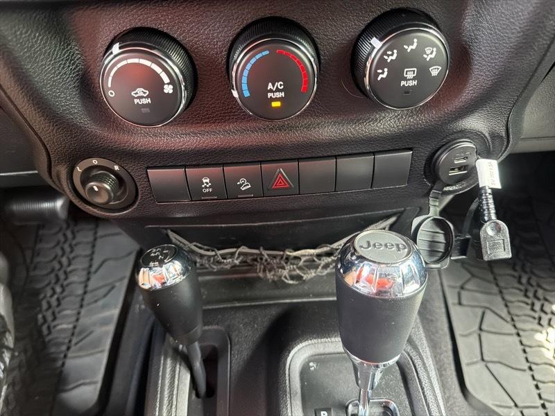 Jeep Wrangler Unlimited Sport 4WD 2013