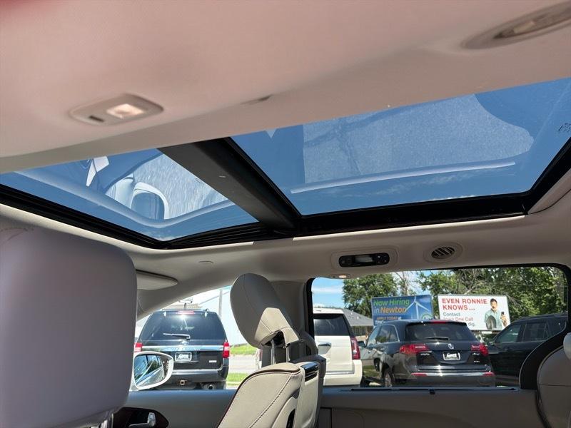 Chrysler Pacifica Limited 2017