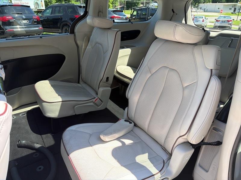 Chrysler Pacifica Limited 2017
