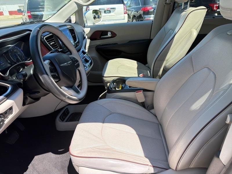 Chrysler Pacifica Limited 2017