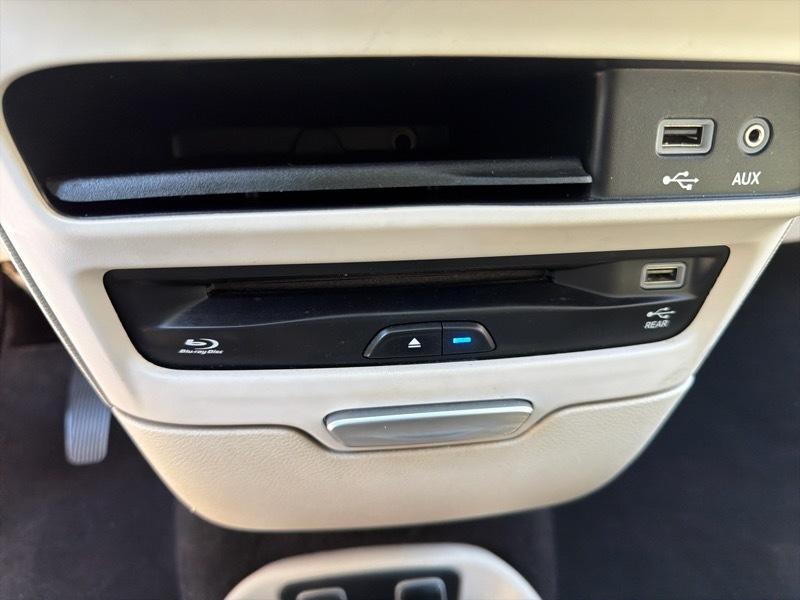 Chrysler Pacifica Limited 2017