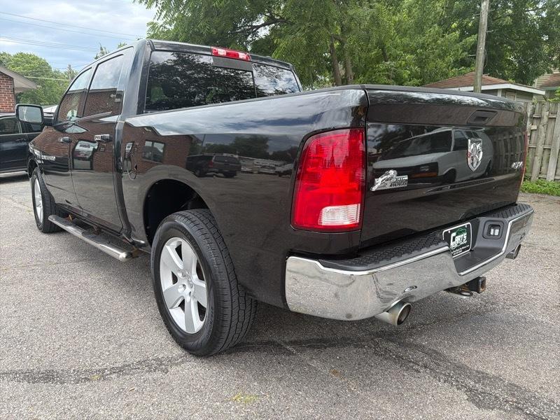 RAM 1500 4WD Crew Cab 149" Big Horn 2011