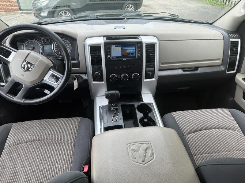 RAM 1500 4WD Crew Cab 149" Big Horn 2011