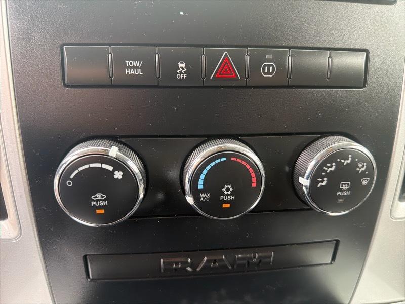 RAM 1500 4WD Crew Cab 149" Big Horn 2011