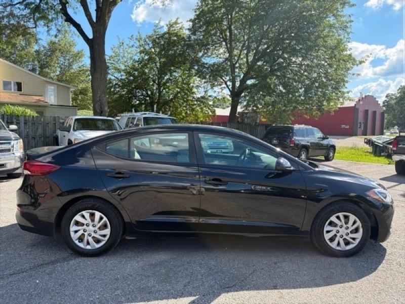 Hyundai Elantra SE 6AT 2017