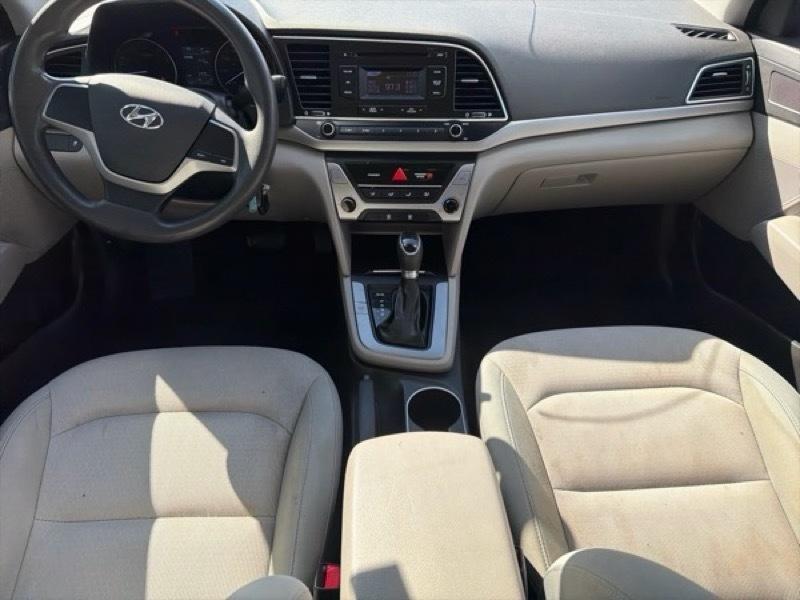 Hyundai Elantra SE 6AT 2017