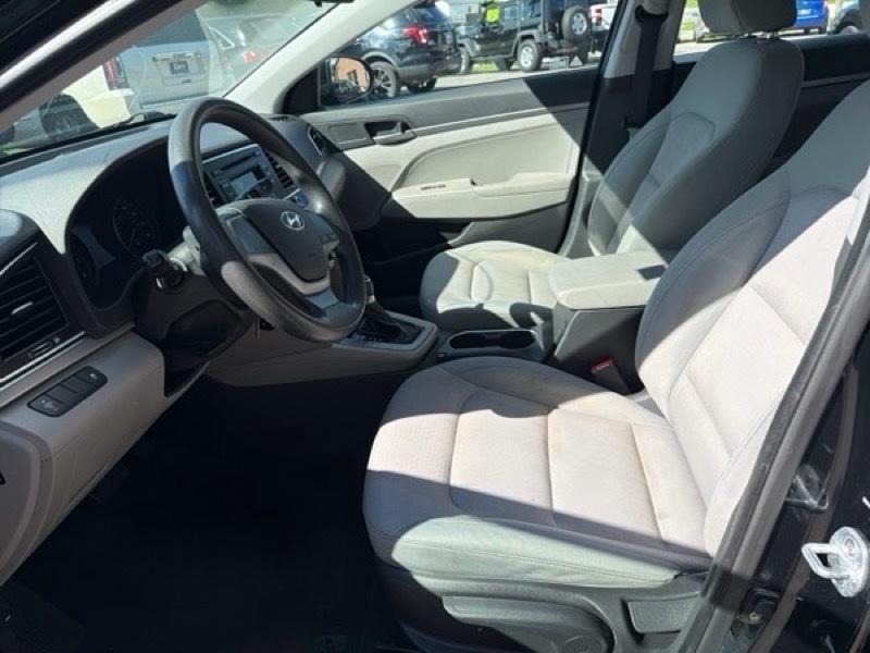 Hyundai Elantra SE 6AT 2017