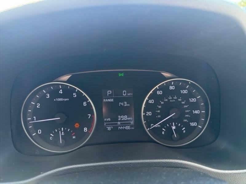Hyundai Elantra SE 6AT 2017