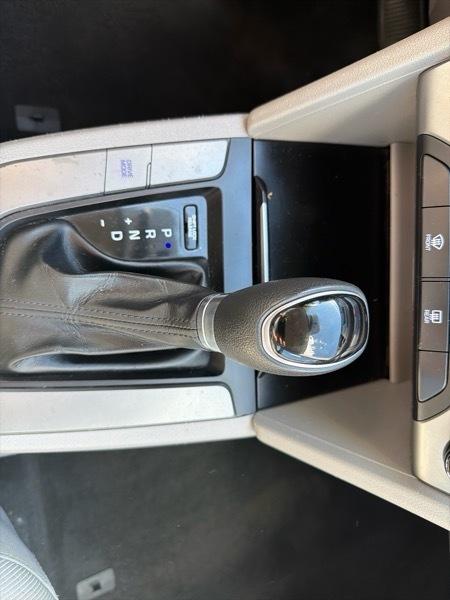 Hyundai Elantra SE 6AT 2017