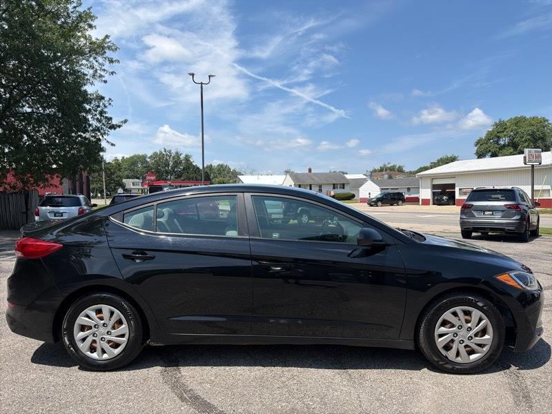 Hyundai Elantra SE 6AT 2017