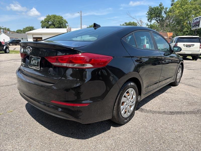 Hyundai Elantra SE 6AT 2017