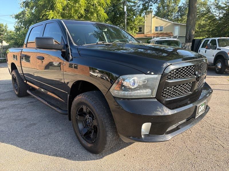 RAM 1500 4WD Crew Cab 140.5" Sport 2014
