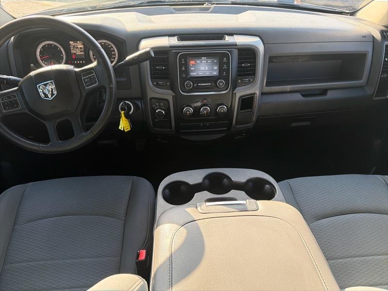 RAM 1500 4WD Crew Cab 140.5" Sport 2014