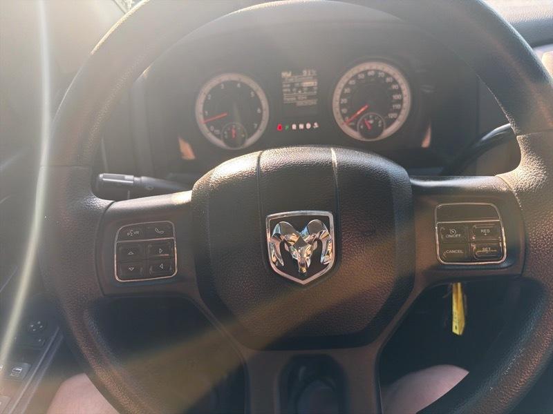 RAM 1500 4WD Crew Cab 140.5" Sport 2014