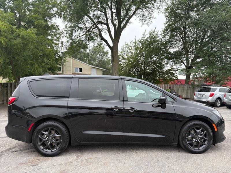 Chrysler Pacifica Touring Plus 2020
