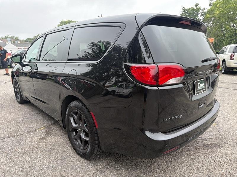 Chrysler Pacifica Touring Plus 2020