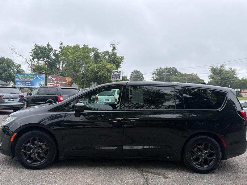 Chrysler Pacifica Touring Plus 2020