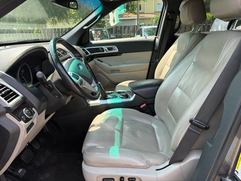 Ford Explorer Limited 4WD 2012