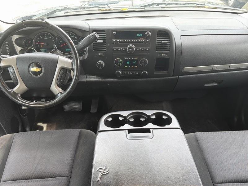 Chevrolet Silverado 1500 1LT Crew Cab 4WD 2011
