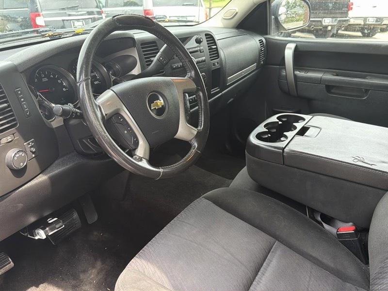 Chevrolet Silverado 1500 1LT Crew Cab 4WD 2011