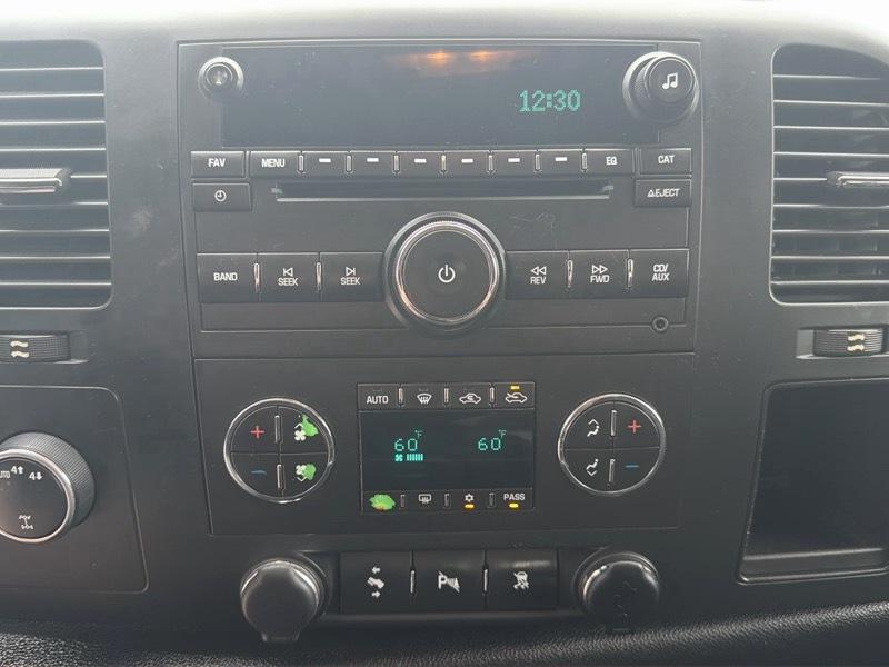 Chevrolet Silverado 1500 1LT Crew Cab 4WD 2011