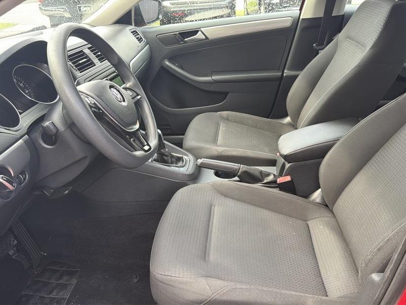 Volkswagen Jetta SE 6A 2015