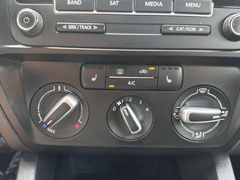 Volkswagen Jetta SE 6A 2015