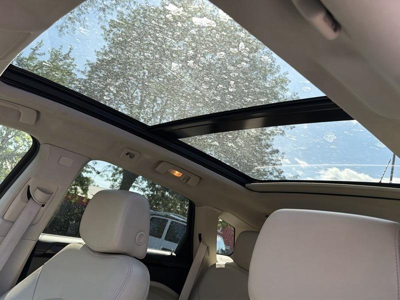 Cadillac SRX Luxury Collection AWD 2010
