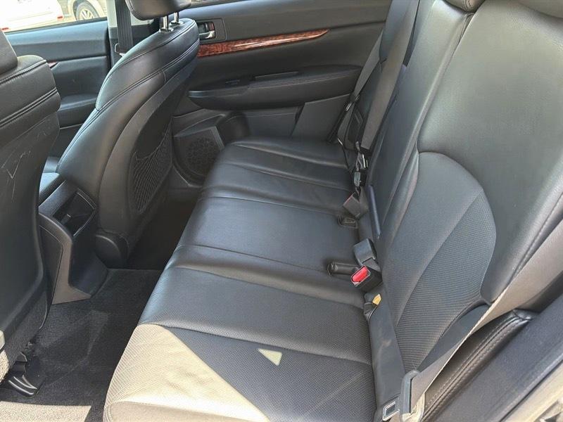 Subaru Outback 2.5i Limited 2010