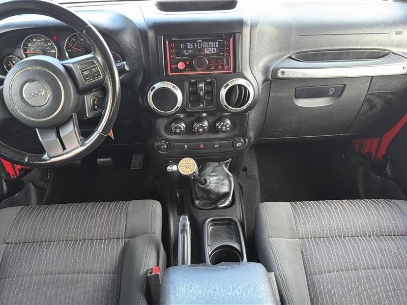 Jeep Wrangler Unlimited Sahara 4WD 2012