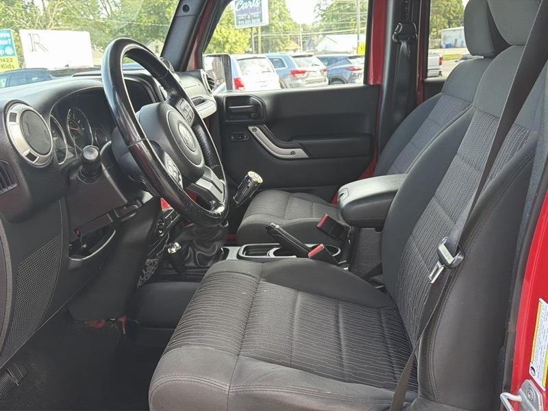 Jeep Wrangler Unlimited Sahara 4WD 2012