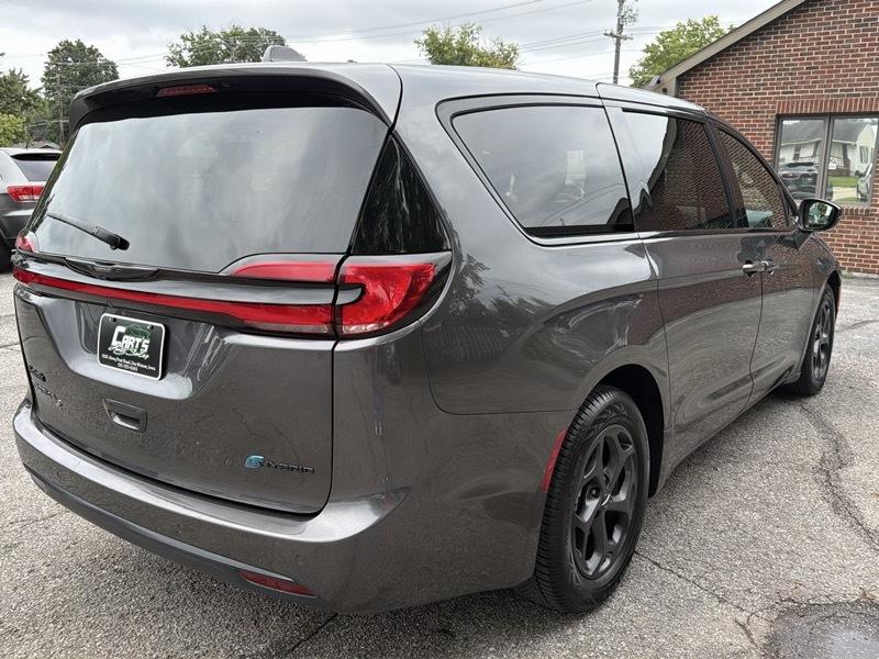 Chrysler Pacifica Hybrid Touring L 2022