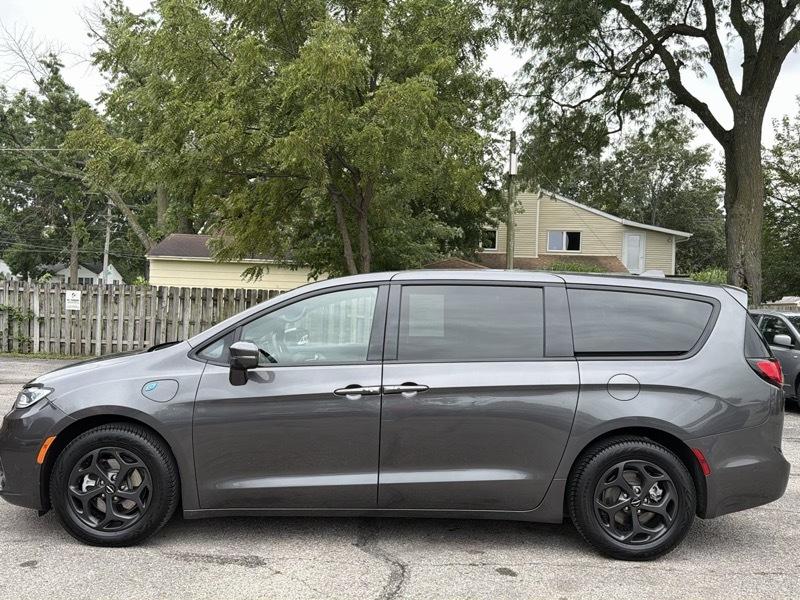 Chrysler Pacifica Hybrid Touring L 2022