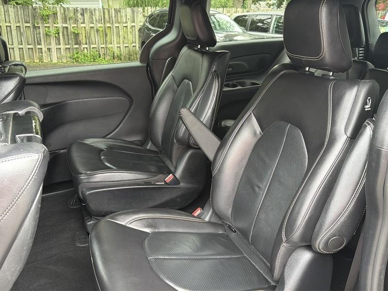 Chrysler Pacifica Hybrid Touring L 2022