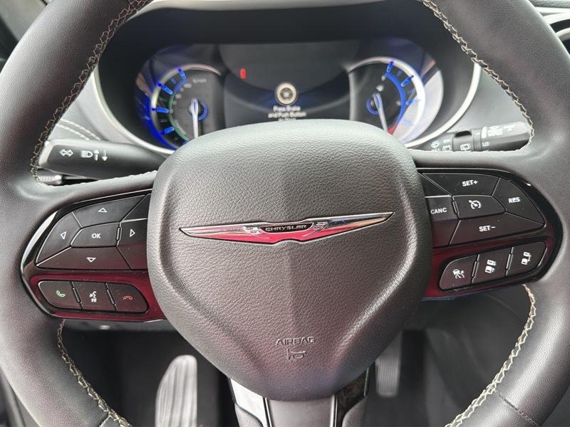 Chrysler Pacifica Hybrid Touring L 2022